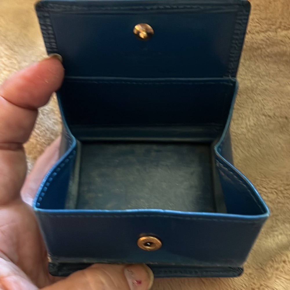Louis Vuitton miniature Epi jewelry case & Epi Porte coin purse or AirPods case - Picture 4 of 11